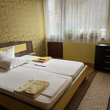 Geni Apartment *